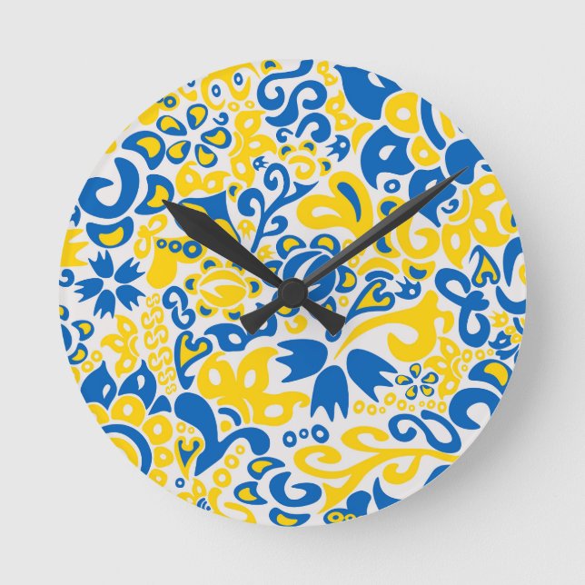 Folklore pattern with Ukrainian flag colours Round Clock (Front)
