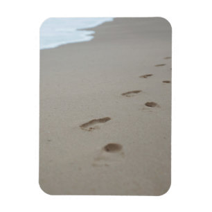 Footprints on a Mozambiqan beach Magnet