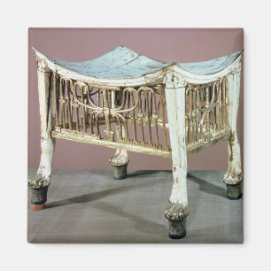 Footstool used by the child-king at the beginning magnet