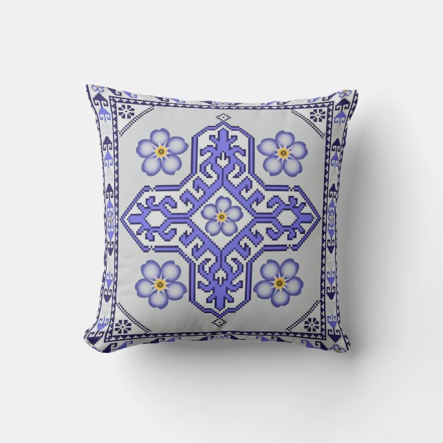 Forget me not cushion (Front)