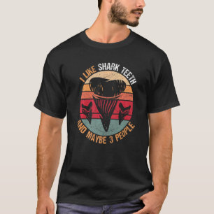 Fossil Tooth Collector & Shark Teeth Enthusiast   T-Shirt