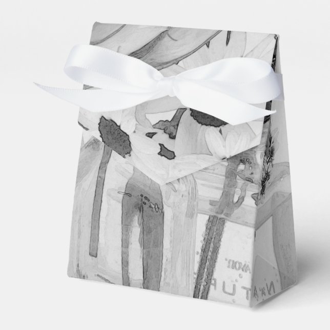 Four Bottles And White Flowers Favour Box (Front Side)