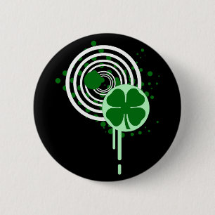 four leaf clover : hypnotic bubbles : 6 cm round badge
