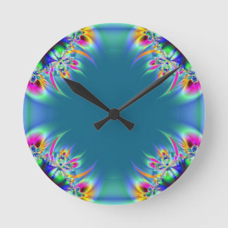 Fractal 124 round clock