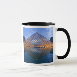 France, Paris. The Louvre at twilight. Credit Mug