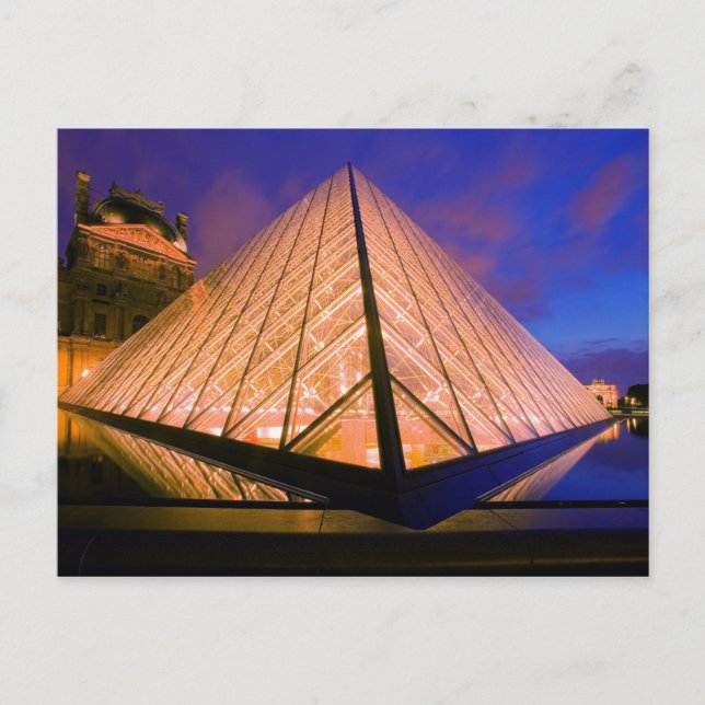 France, Paris. The Louvre museum at twilight. 2 Postcard (Front)