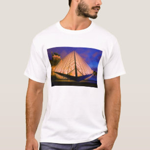 France, Paris. The Louvre museum at twilight. 2 T-Shirt