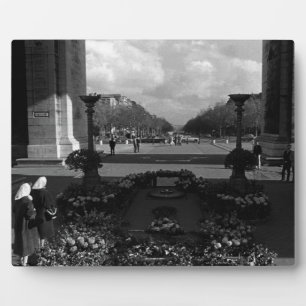 France Paris Triumphal arch Unknown soldier 1970 Plaque