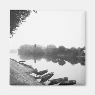FRANCE, Touraine, The Loire: CHINON Boats along Magnet