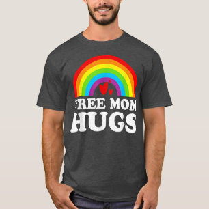 Free Mum Hugs LGBT Pride Rainbow Heart Vintage Lov T-Shirt