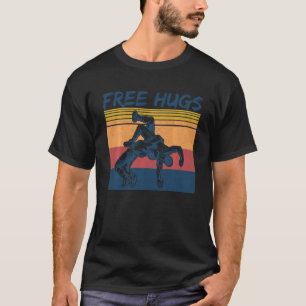 Free Wrestler Hugs Vintage Retro Funny Wrestling T-Shirt