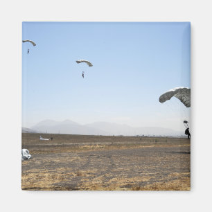 Freefall parachute jumpers magnet