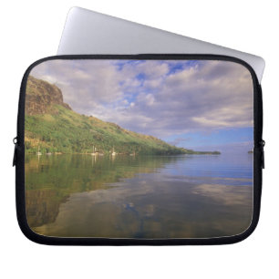 French Polynesia, Moorea. Cooks Bay. Cruise ship 2 Laptop Sleeve
