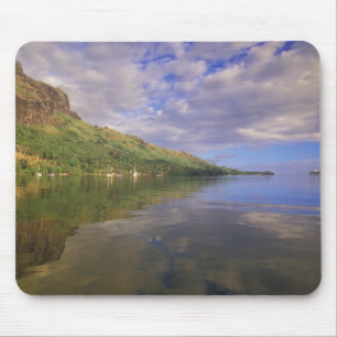 French Polynesia, Moorea. Cooks Bay. Cruise ship 2 Mouse Pad
