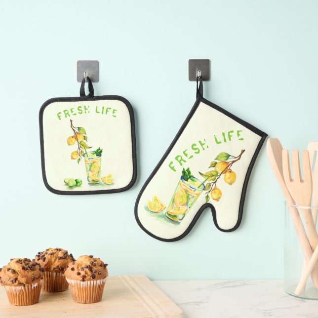 Fresh Lemon Juice Drink Oven Mitt & Pot Holder Set (Insitu(Hanging))