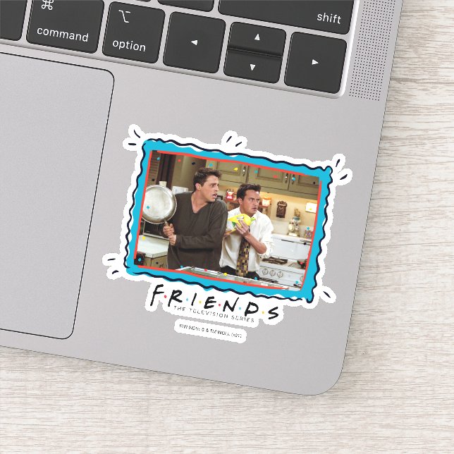 FRIENDS™ | Joey & Chandler Scared (Detail)