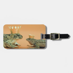 Frog and lizard wearing crowns luggage tag
