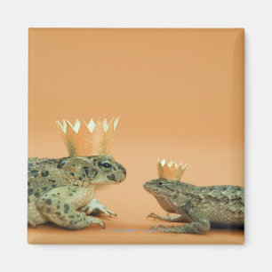 Frog and lizard wearing crowns magnet