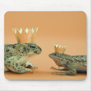 Frog and lizard wearing crowns mouse pad