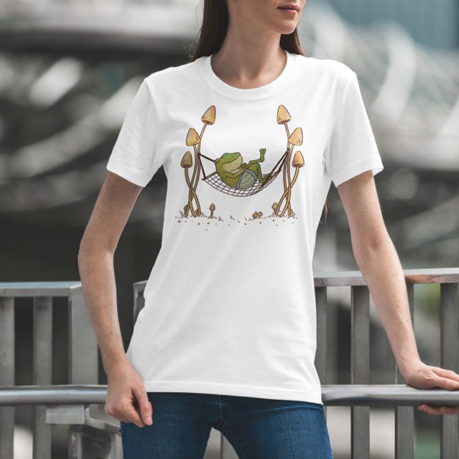 Frog Animal Chilling In Hammock T-Shirt (Creator Uploaded)