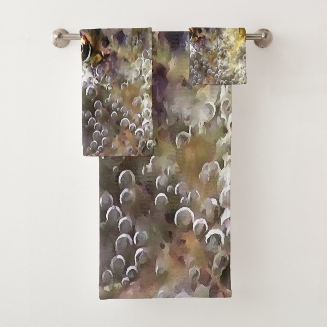 Frog Immersed In Water Bubbles and Frogspawn Bath Towel Set (Insitu)