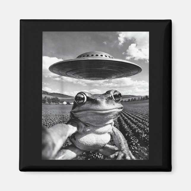 Frog selfie with ufo funny frog frog meme  magnet (Front)