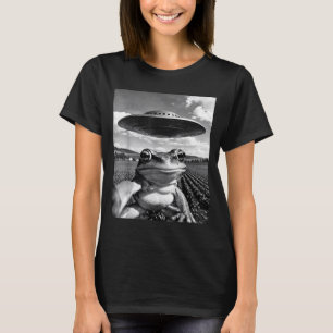 Frog selfie with ufo funny frog frog meme T-Shirt