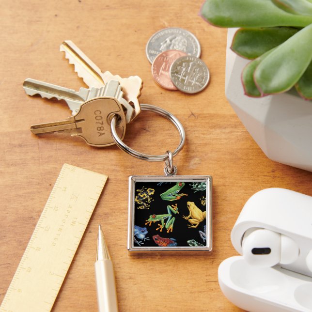Frogs on black key ring (Desk)