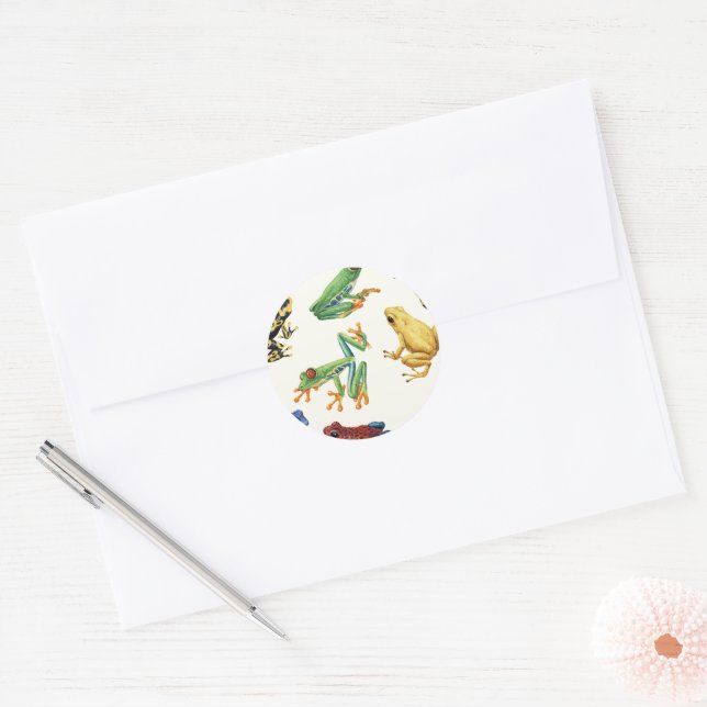 Frogs on natural white classic round sticker (Envelope)