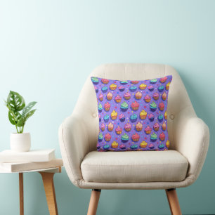 Frosted Fun Cupcake Pattern: Whimsical Bakery Cushion