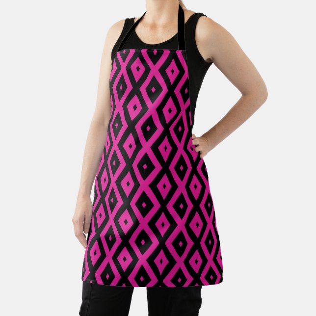 Fuchsia and black diamond pattern apron (Insitu)