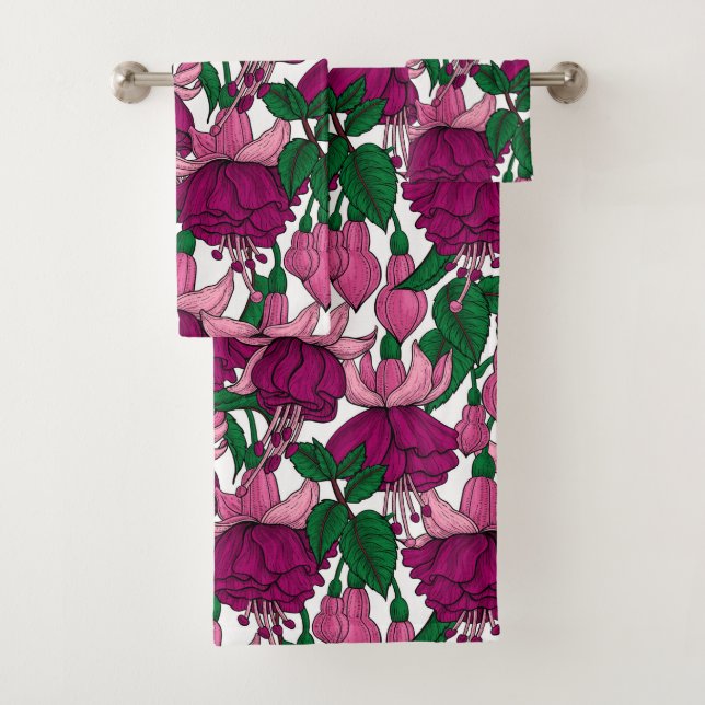 Fuchsia Bath Towel Set (Insitu)