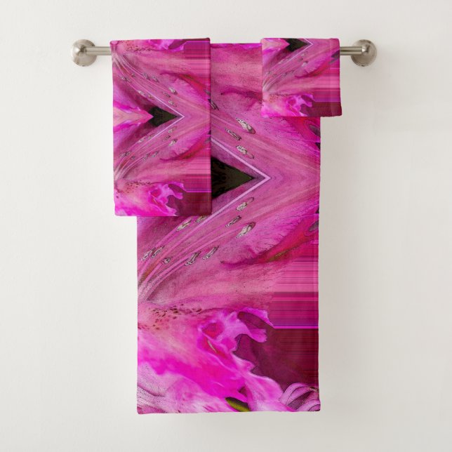 Fuchsia fantasy - abstract bath towel set (Insitu)