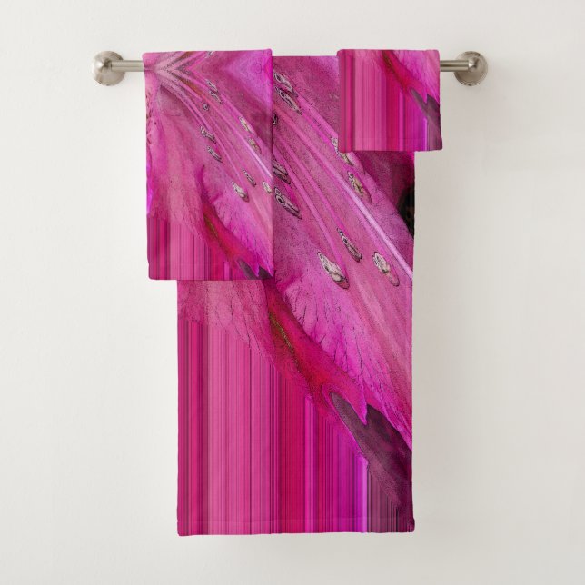 Fuchsia fantasy bath towel set (Insitu)