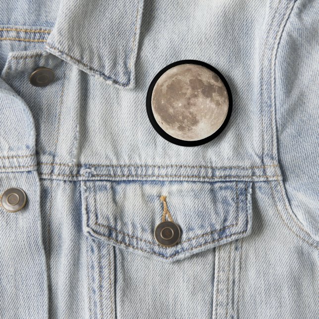 Full Moon 6 Cm Round Badge (In Situ)