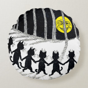 Full moon and Cats, Louis Wain Round Cushion