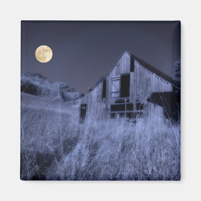 Full Moon Overhead | Old Weathered Barn Magnet (Front)