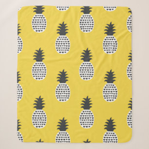 Fun pineapple seamless pattern sherpa blanket