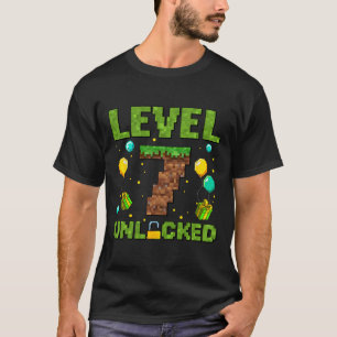 Funny 7th Birthday Boy Gamer Level 7 Unlocked Pixe T-Shirt