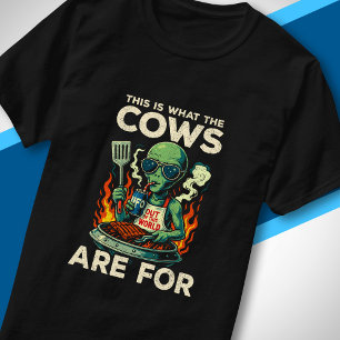 Funny Alien BBQ Grill Cow Abduction Joke Retro UFO T-Shirt