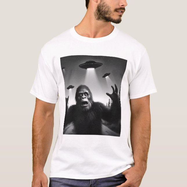 Funny Alien Bigfoot UFO Sasquatch Selfie with UFOs T-Shirt (Front)