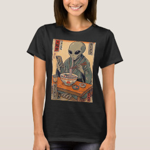Funny alien eating ramen retro japanese men women T-Shirt