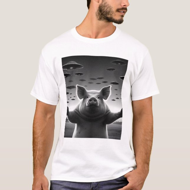 Funny Alien Pig UFO Pig Selfie with UFOs T-Shirt (Front)