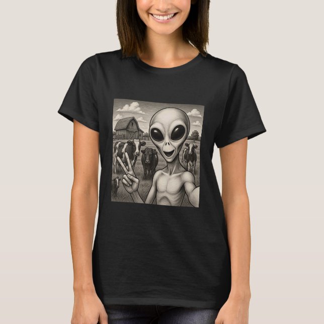 Funny Alien Selfie With Cows UFO Sci-Fi Humor T-Shirt (Front)
