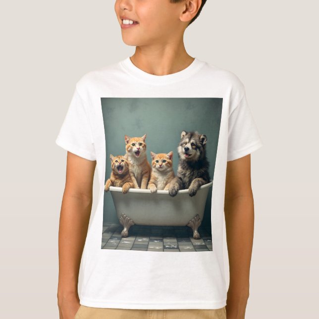 Funny animals in bathtub T-Shirt (Front)