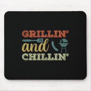 Funny Bbq Shirt For Men Vintage Grillin And Chilli Mouse Pad