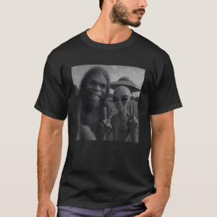 Funny Bigfoot Alien  T-Shirt
