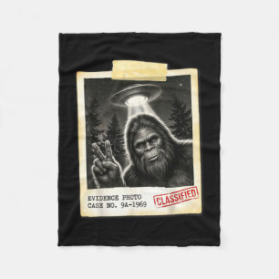 Funny bigfoot alien ufo vintage evidence photo fleece blanket