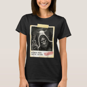 Funny bigfoot alien ufo vintage evidence photo T-Shirt
