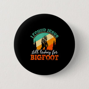 Funny bigfoot jesus crossover searching sasquatch 6 cm round badge